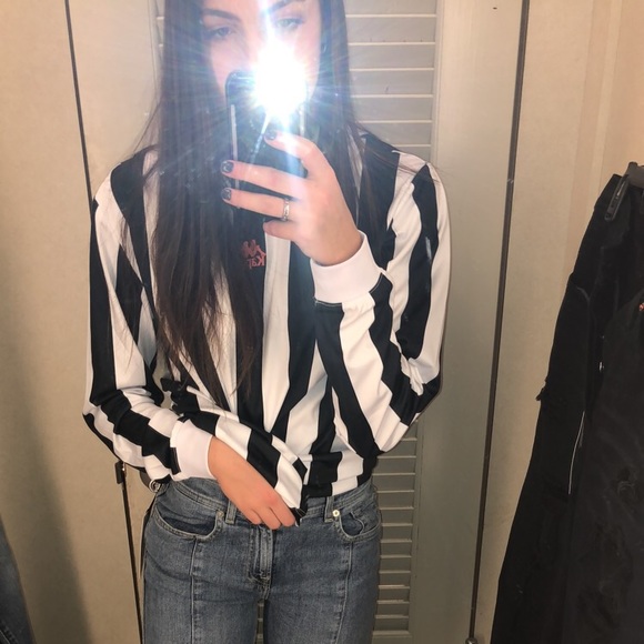 Meet your Posher, Emily - Picture 2 of 3